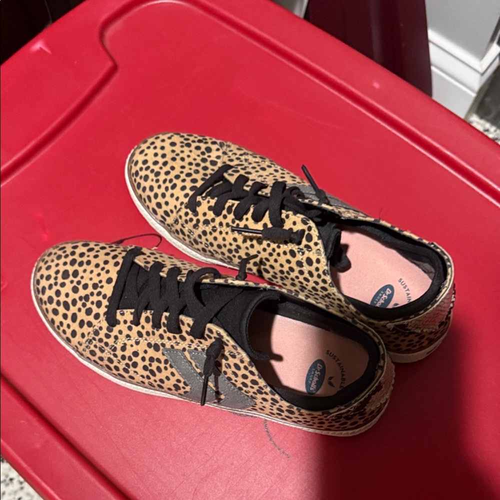 Dr. Scholl's Tan and Black Patterned Sneakers